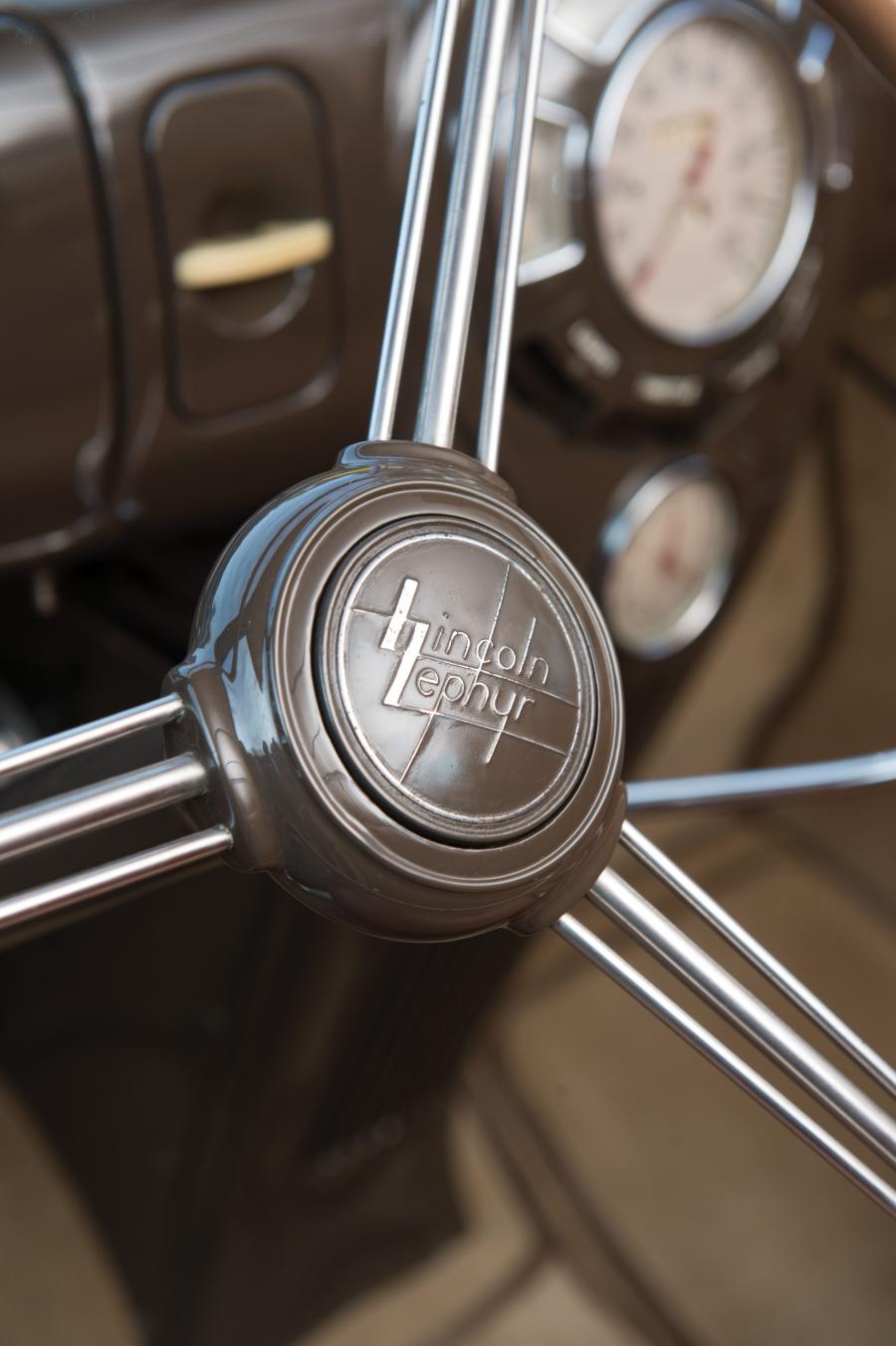 Детали интерьера Lincoln Zephyr Convertible Coupe (86H-760(B)) 1938 года  (фото 24 из 36)